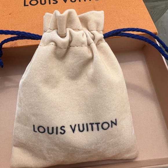 Louis Vuitton “sign it” bracelet. - Picture 4 of 7